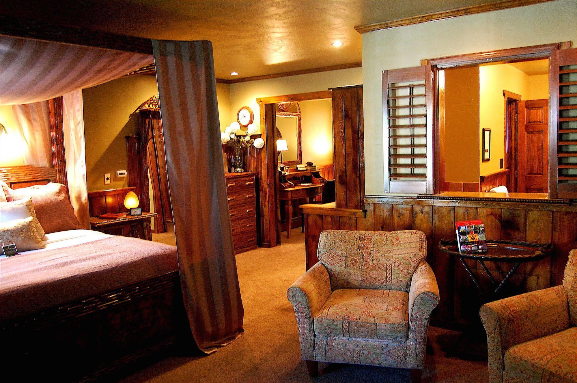 Highland Haven Creekside Inn Evergreen Zewnętrze zdjęcie