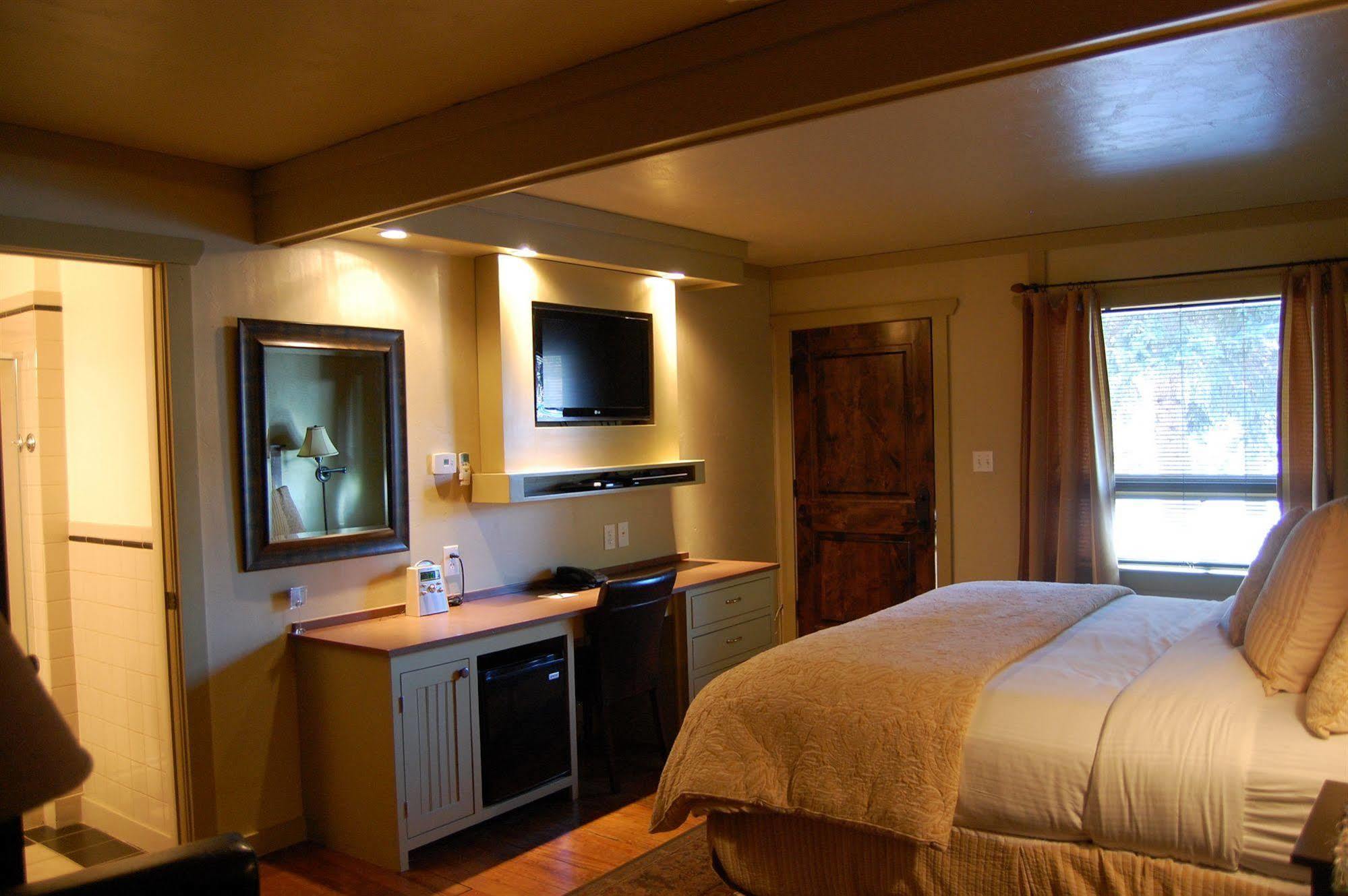 Highland Haven Creekside Inn Evergreen Zewnętrze zdjęcie